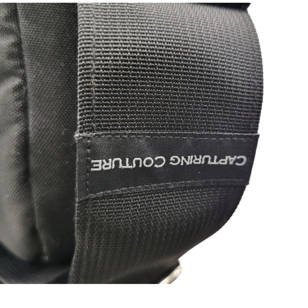 Capturing Couture Zip|Switch Camera Bag - Picture 9 of 11